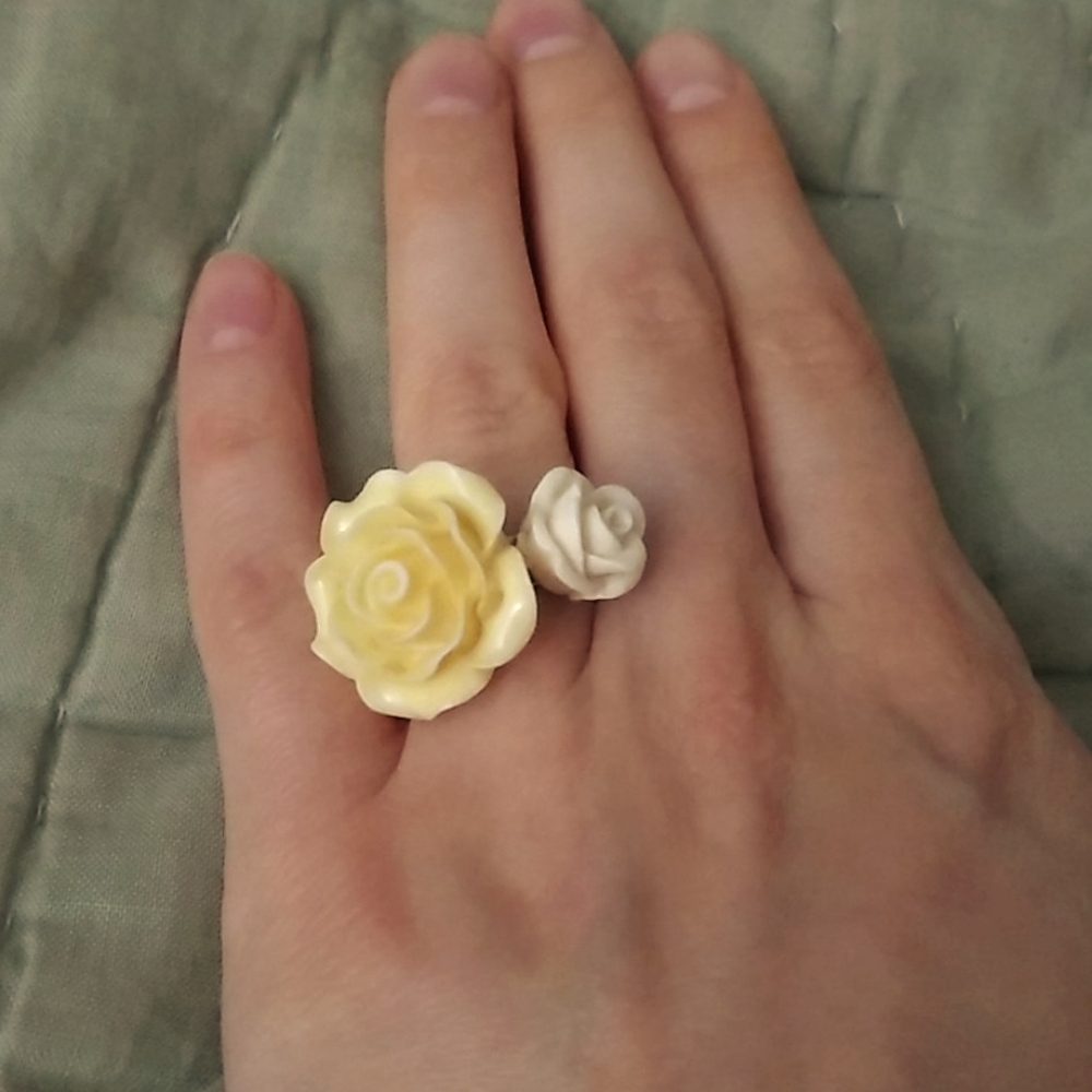Rose Ring from ModCloth Adjustable - Picture 4 of 4